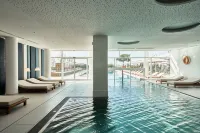 Falkensteiner Residences Jesolo - مسبح