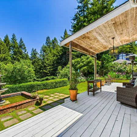 Quiet, luxe, near trails & town