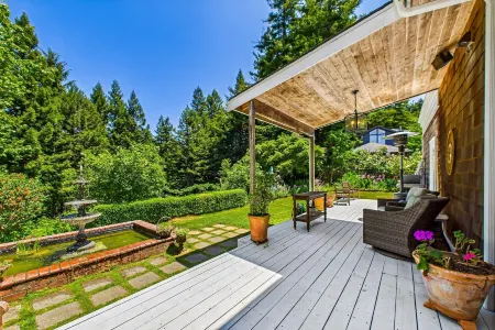 Quiet, luxe, near trails & town