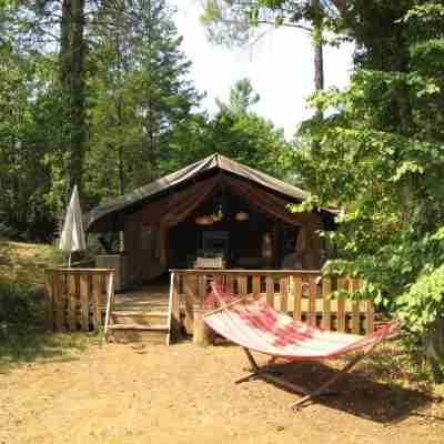 Camping la Tuque Hotel Exterior
