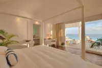 Diamonds Athuruga Maldives Resort & SPA Hotels in Fesdhoo