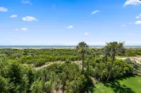 Breathtaking Ocean Views and Beach Access - Spacious Coastal Haven