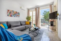 J1 Holiday House Adjacent to Aphrodite Hills Aphrodite's Beach附近的飯店