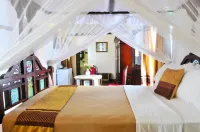 Dhow Palace Hotel - parking