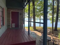 Lake house with million dollar view & hot tub