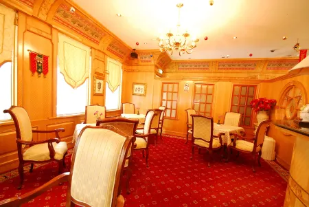 Karo Hotel