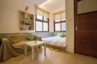 Meter 2 Hostel-Qingnian Hotels in Tainan