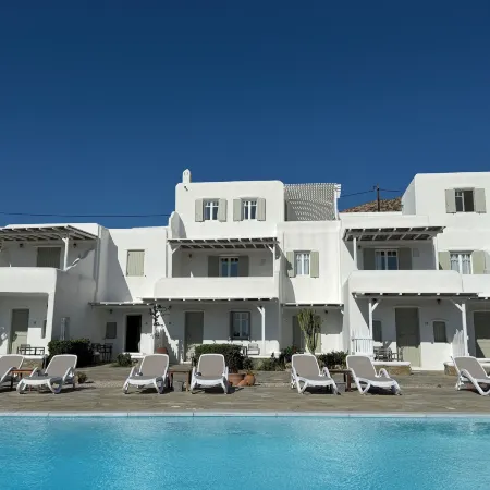 Yakinthos Residence