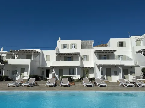 Yakinthos Residence