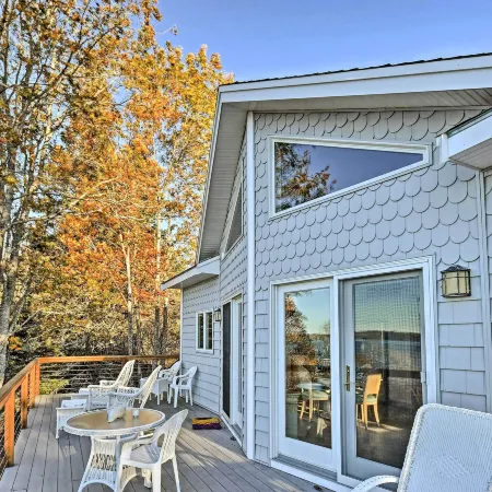 2Br Coastal Gem! Breathtaking Ocean/Mountain View