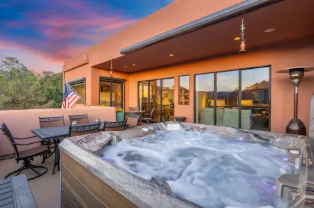 Majestic Mountain Views and Hot Tub - Exquisite Sedona Retreat