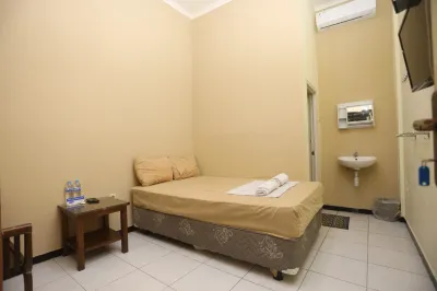Gosyen Family Residence Hotels near Kantor