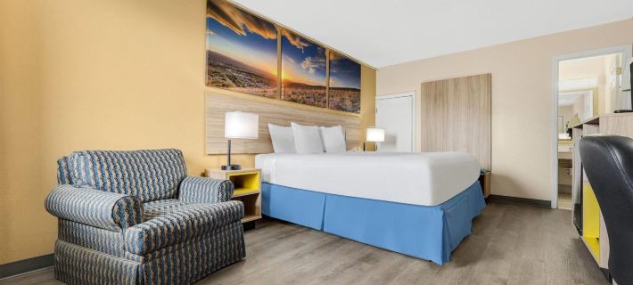 Days Inn by Wyndham Fort Wayne Hotels in Fort Wayne