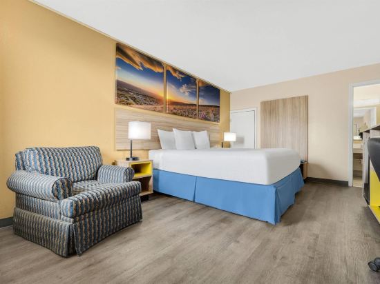 Days Inn by Wyndham Fort Wayne