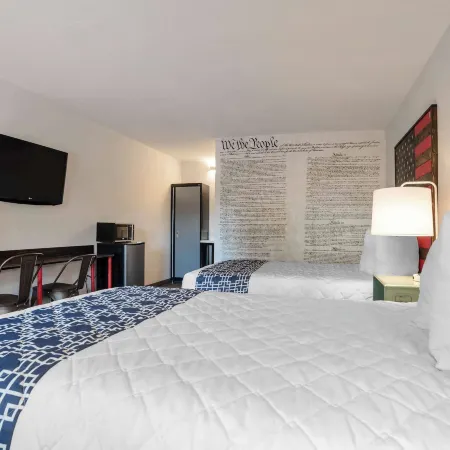 Super 8 by Wyndham Daleville/Fort Novosel
