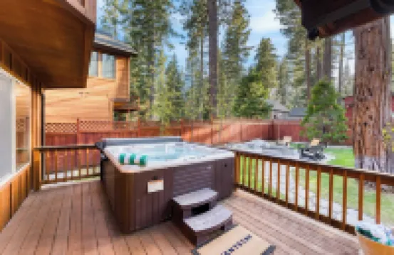 Washoe Chalet by Avantstay Game Room, Hot Tub, Putting Green & Fire Pit