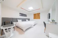 Taebaek Donga Hotel فنادق في تيبيك-سي