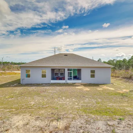 Brooksville Home about 12 Mi to Cabot Citrus Farms