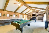 Indoor Pool: Peaceful Oasis in Hitchcock!