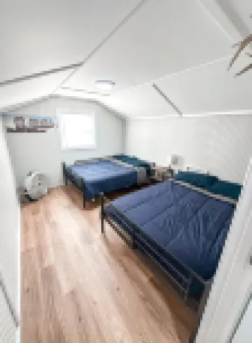 Fowl Hooked Lodge •Houseboat in Venice Marina•Sleeps 8 •3 Bedrooms •2 Full Bath