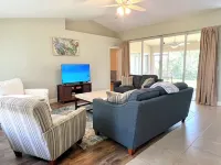 Super Clean, Comfortable, & Centrally Located near RSW and FGCU