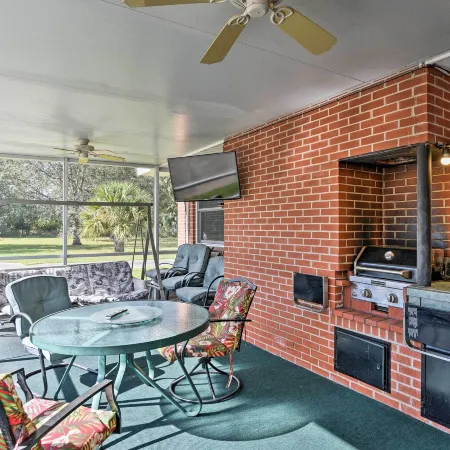 Sandford Vacation Rental Near Airport and Lake!