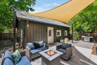 Lovely Patio, Smart TVs, and Cozy Loft Space - Chic Luxury Retreat