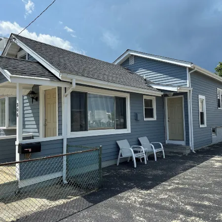 Newly Renovated-2 BR 1 BA House