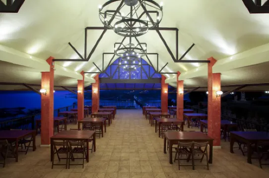 สามประสบ รีสอร์ท ห้องอาหาร Photos