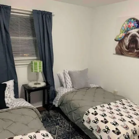 Lancaster Musically Inspired Home Downtown Sleeps6