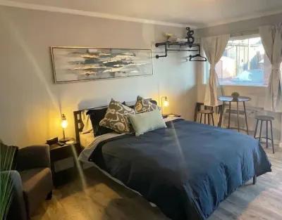 9 Rockleys Vintage Motel, EV Charging Available Hotels near Colorado Mills