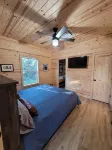 Slow Your Roll - Luxury cabin close to Granbury, Glen Rose, and Stephenville