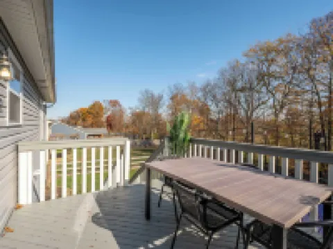 Ark Adventure Retreat Hotels in Walton