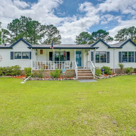 Secluded Hampstead Vacation Rental with Deck!