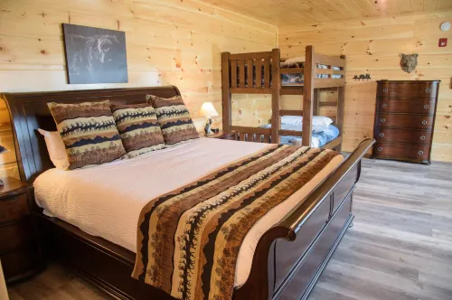 Skyline Splendor: Luxe Retreat with Breathtaking Views over Downtown Gatlinburg