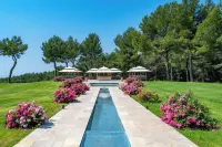 L'Hôtel & Spa du Castellet Hotels in Signes