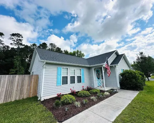 Surf City Off Island Retreat! 2.5 mi to beach - Flexible booking days! Hotels in Pender County