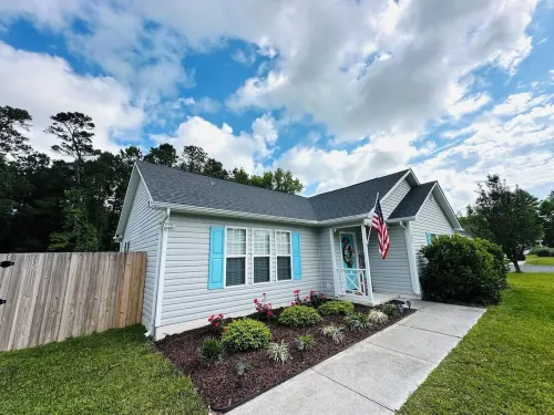Surf City Off Island Retreat! 2.5 mi to beach - Flexible booking days!