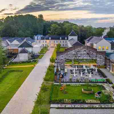 Le Grand Pavillon Chantilly Hotel Exterior