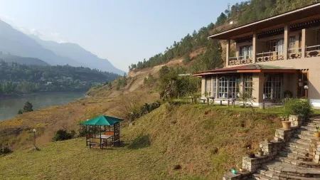 Punatsangchhu Cottages
