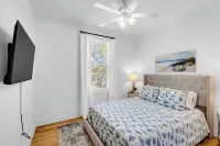 Waterfront Escape in Bay Stl with Dock,Pickleball, Ping Pong, Basketball & More!