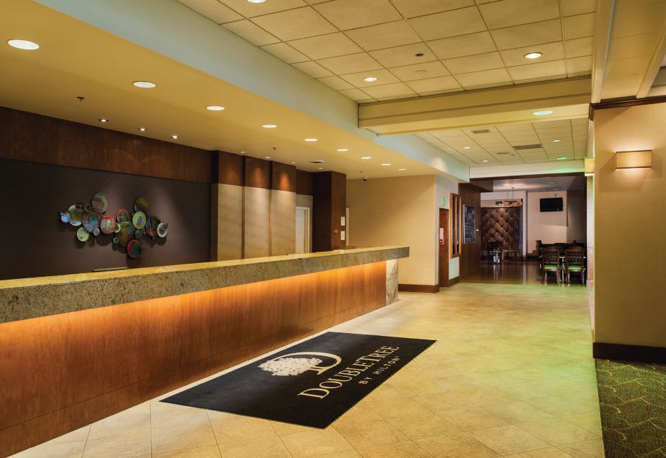 Doubletree Hotel & Executive Meeting Center Omaha DowntownOver view