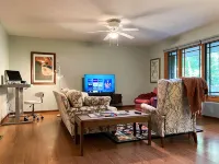 Cheerful Mid Century 3/2 Hideaway in Brevard