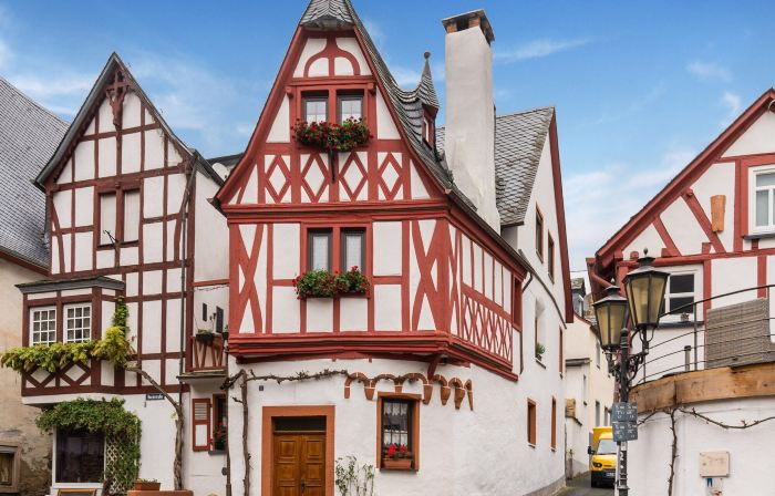 Home for 5 Persons in 1350 Year Old Mosel Town
