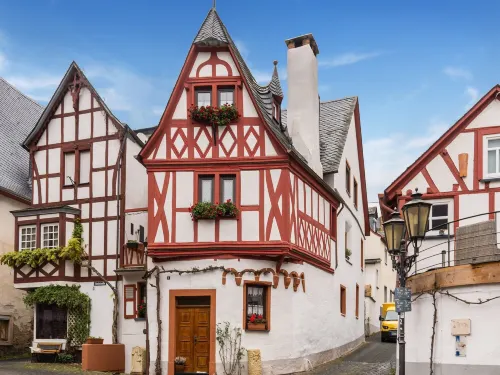 Home for 5 Persons in 1350 Year Old Mosel Town - Wifi