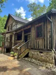 2-BR, 3 B 1860 hand hewn log cabin in peaceful setting Rutherfordton WiFi, AC