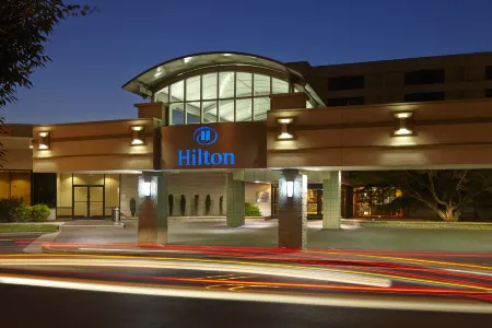 Hilton Raleigh North Hills Отели рядом с достопримечательностью «Institute for Advanced Analytics»