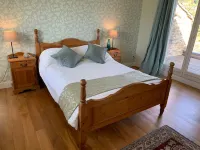 Traditional Beaujolais farmhouse with Private Pool - sleeps 8 Hotel di Charnay