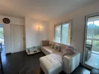 Appartement T4 - 50M DE LA MER - Rupione