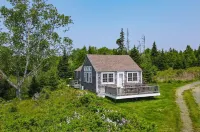Charming Honeymoon Cottage on 18-acre Wooster Farm owned by Frank Benson
